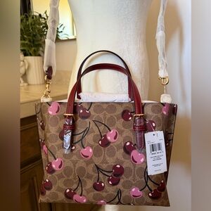 🍒 NWT Coach Mollie Tote 25 Signature Canvas Cherry Print CZ772